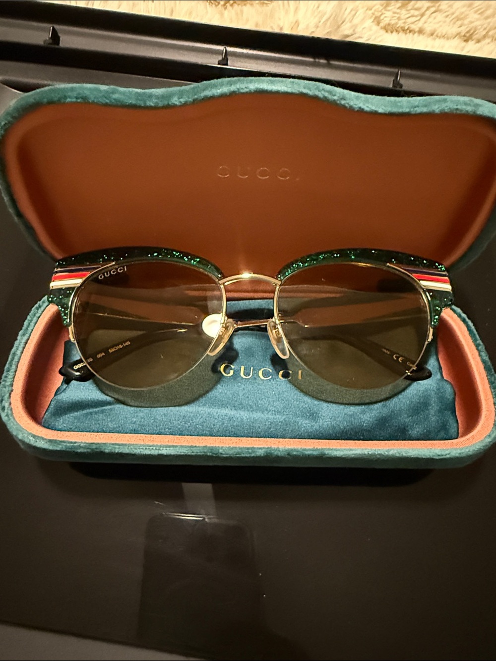 Gucci Sunglasses - Picture 4 of 11